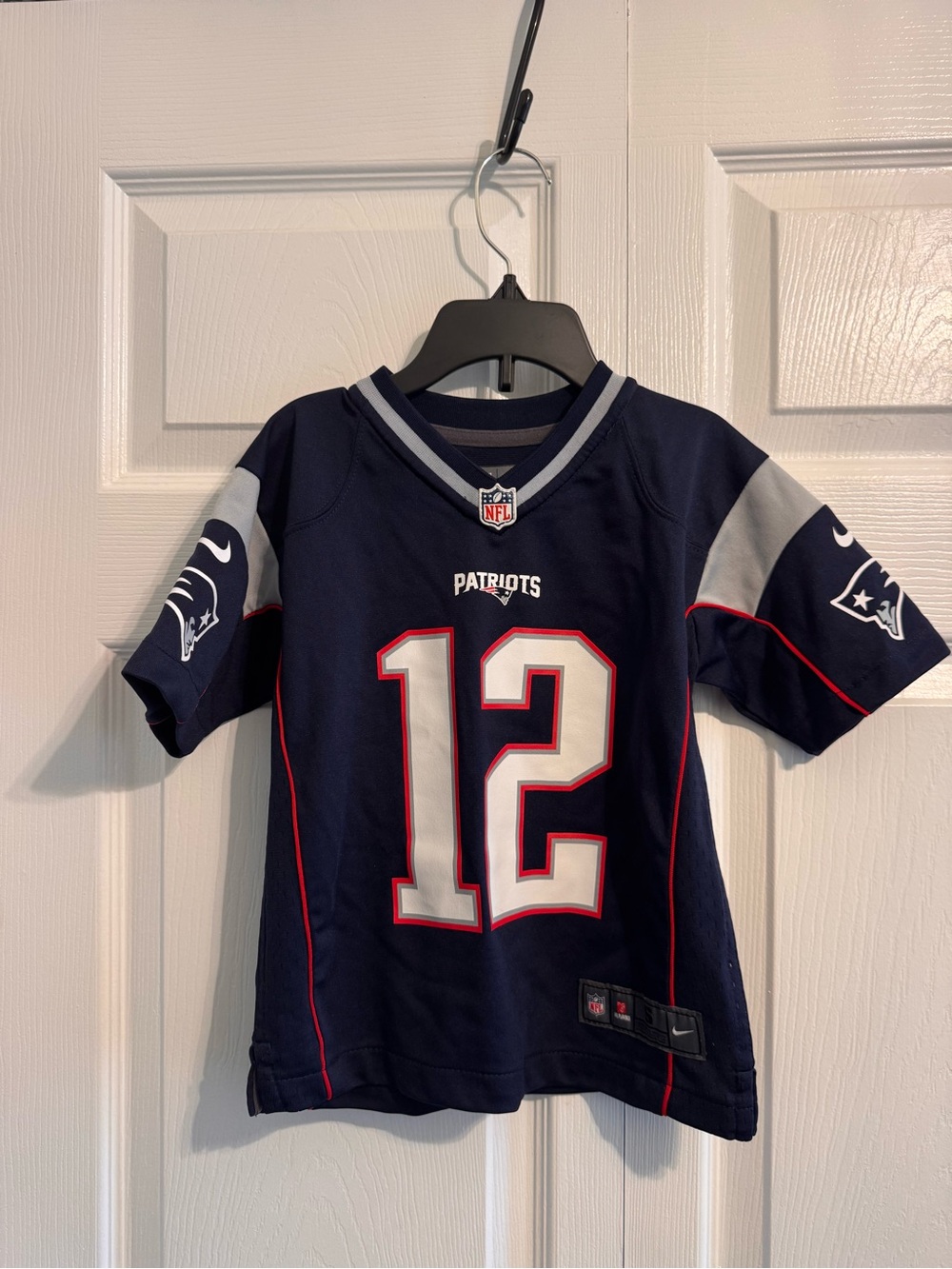 Youth (S) Nike Tom Brady New England Patriots Vapor Untouchable Limited Jersey.